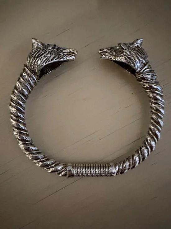 Landau Silver Tone Double Wolf Heads Cuff Bracelet - Picture 2 of 6
